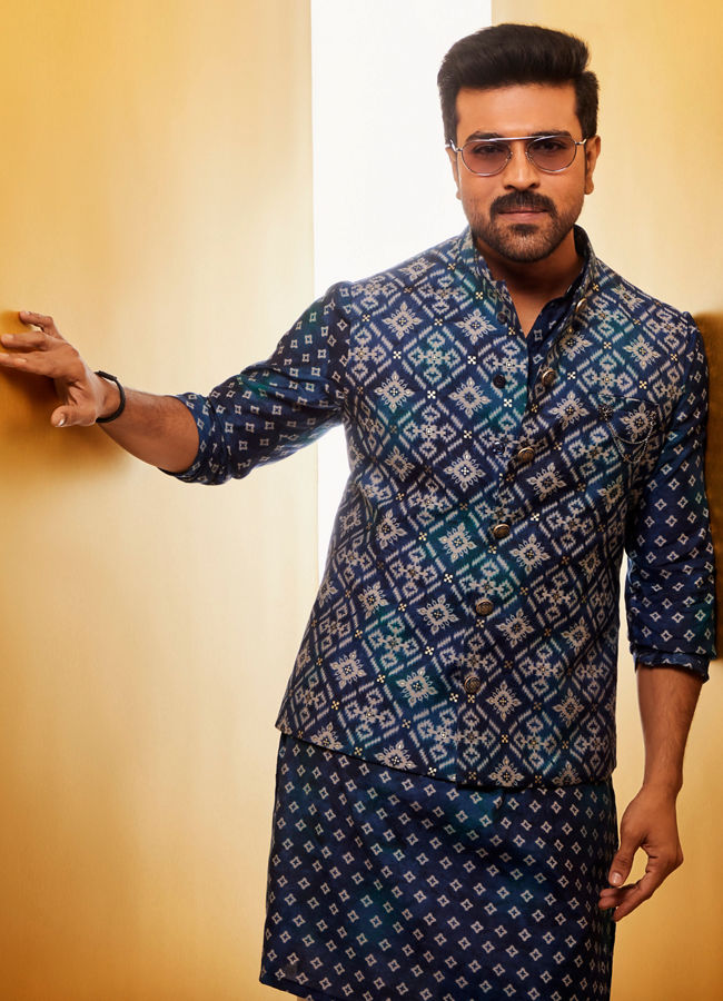 alt message - Manyavar Men Indigo Blue Ikat Inspired Kurta Jacket Set image number 0